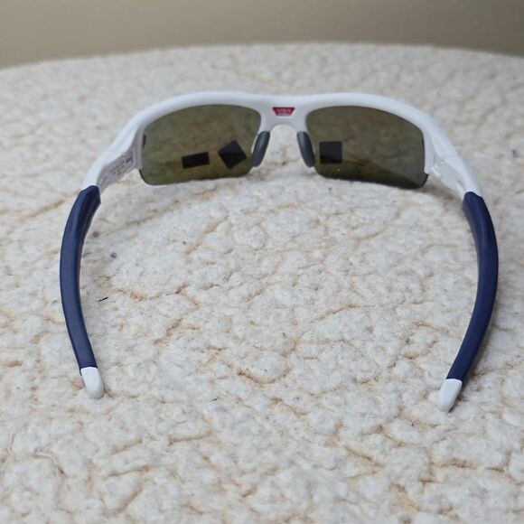 NWT Oakley Oj9008 Flak XXS Square Sunglasses Color: Matte White/Prizm Sapphire - Picture 4 of 9